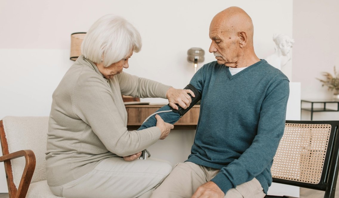 Inverno e salute degli anziani: i rischi più comuni e come prevenirli