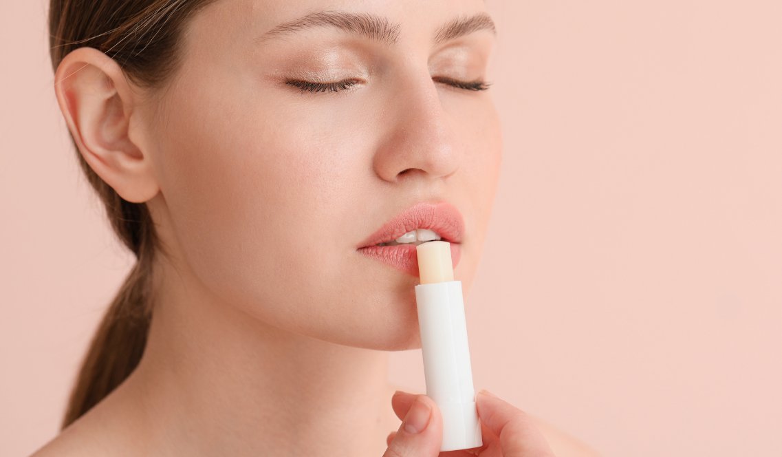 Cosa usare sulle labbra secche e screpolate?