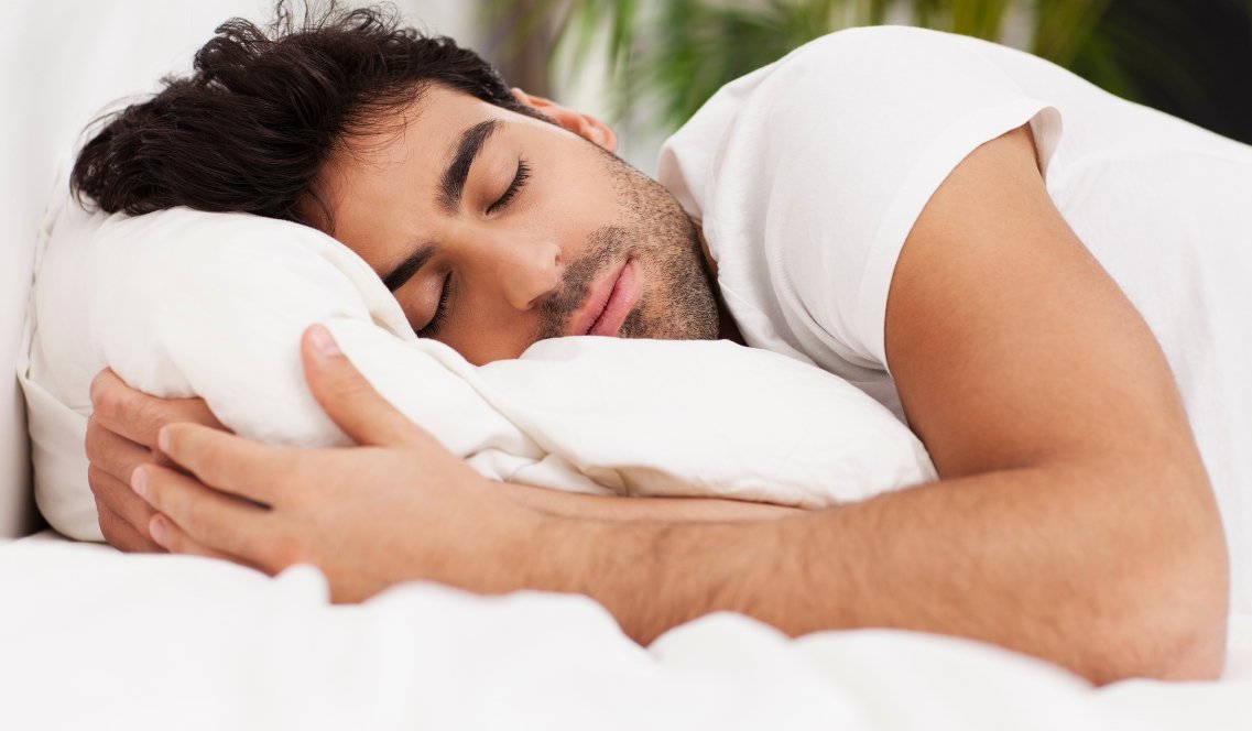 Cambio di stagione e sonno: perché in autunno possiamo sentirci più assonnati ma dormire peggio